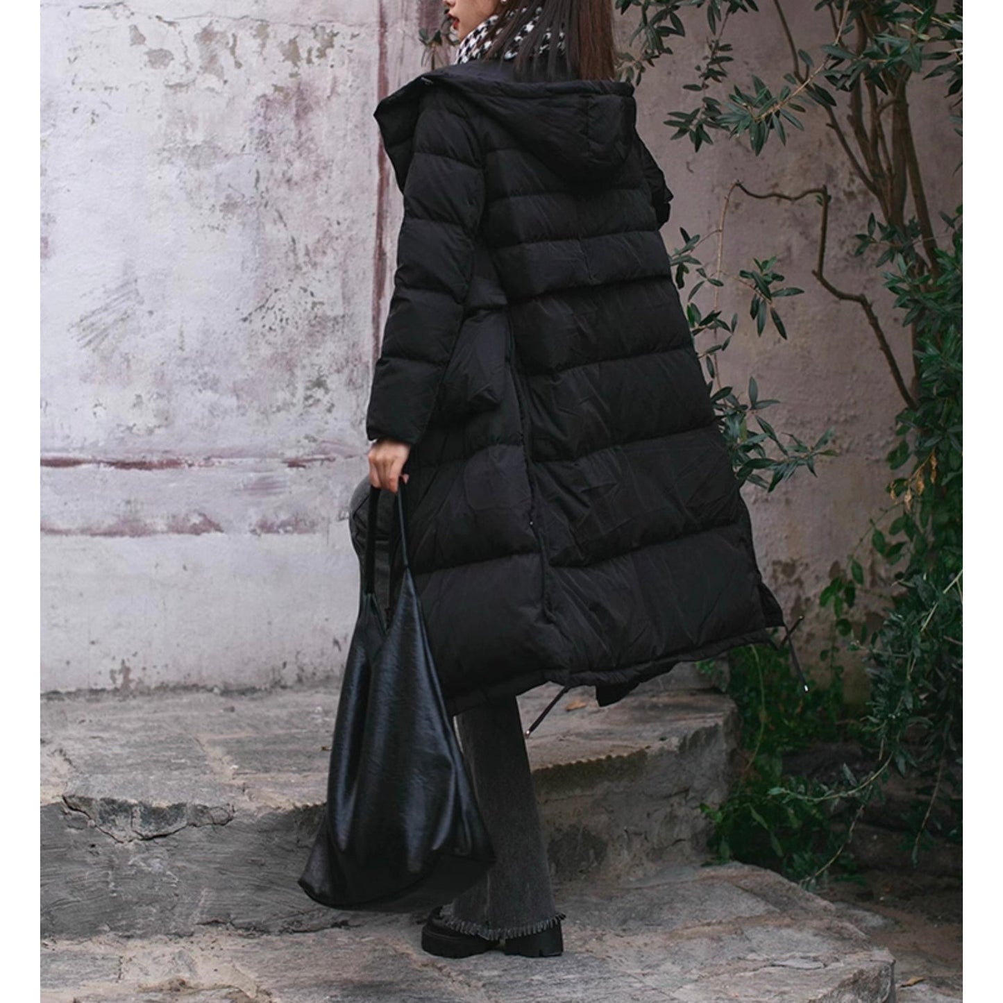 漆黒の夜空色ロングダウンジャケット