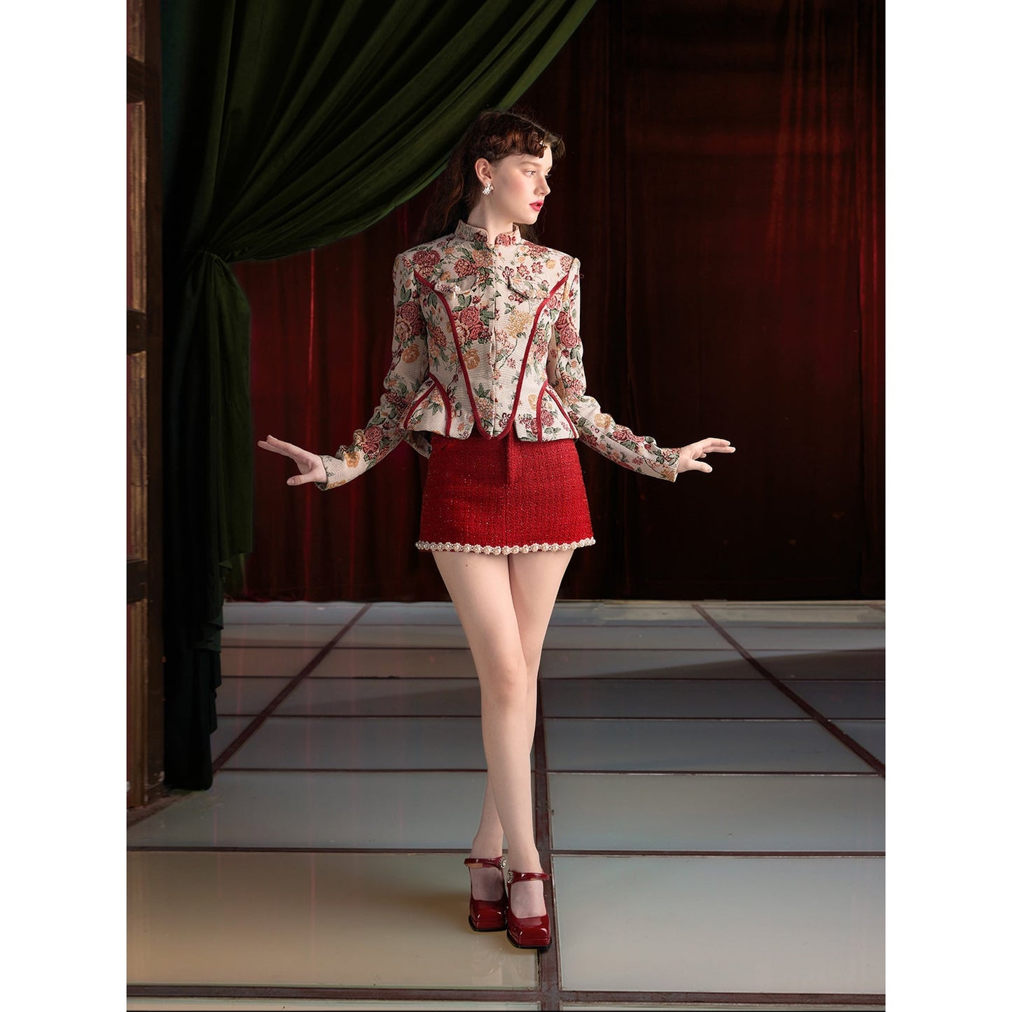 油彩画の花柄チャイナトップスとキュロットスカート