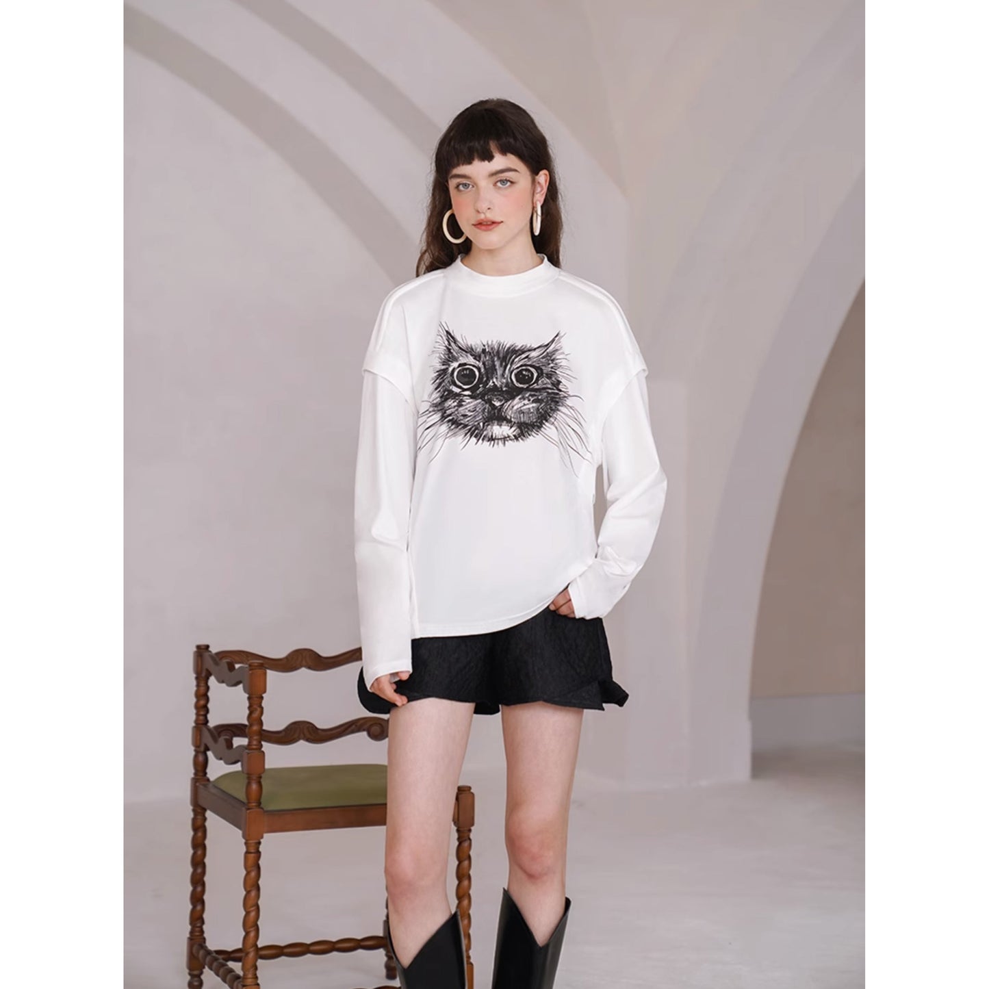 黒猫のペン画ロングTシャツ