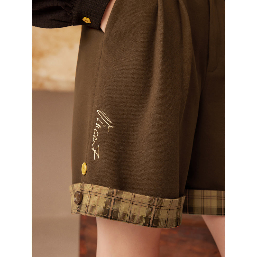 灰茶格子柄の刺繍ハーフパンツ