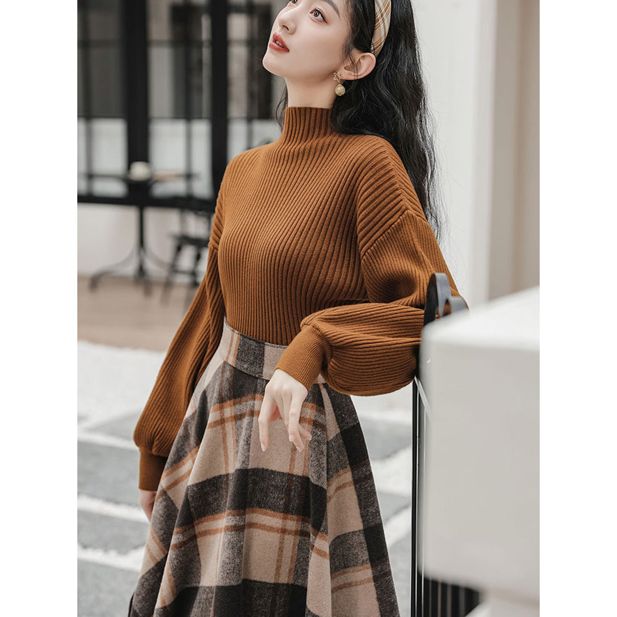 黒茶の格子柄レトロスカートとハイネックセーター