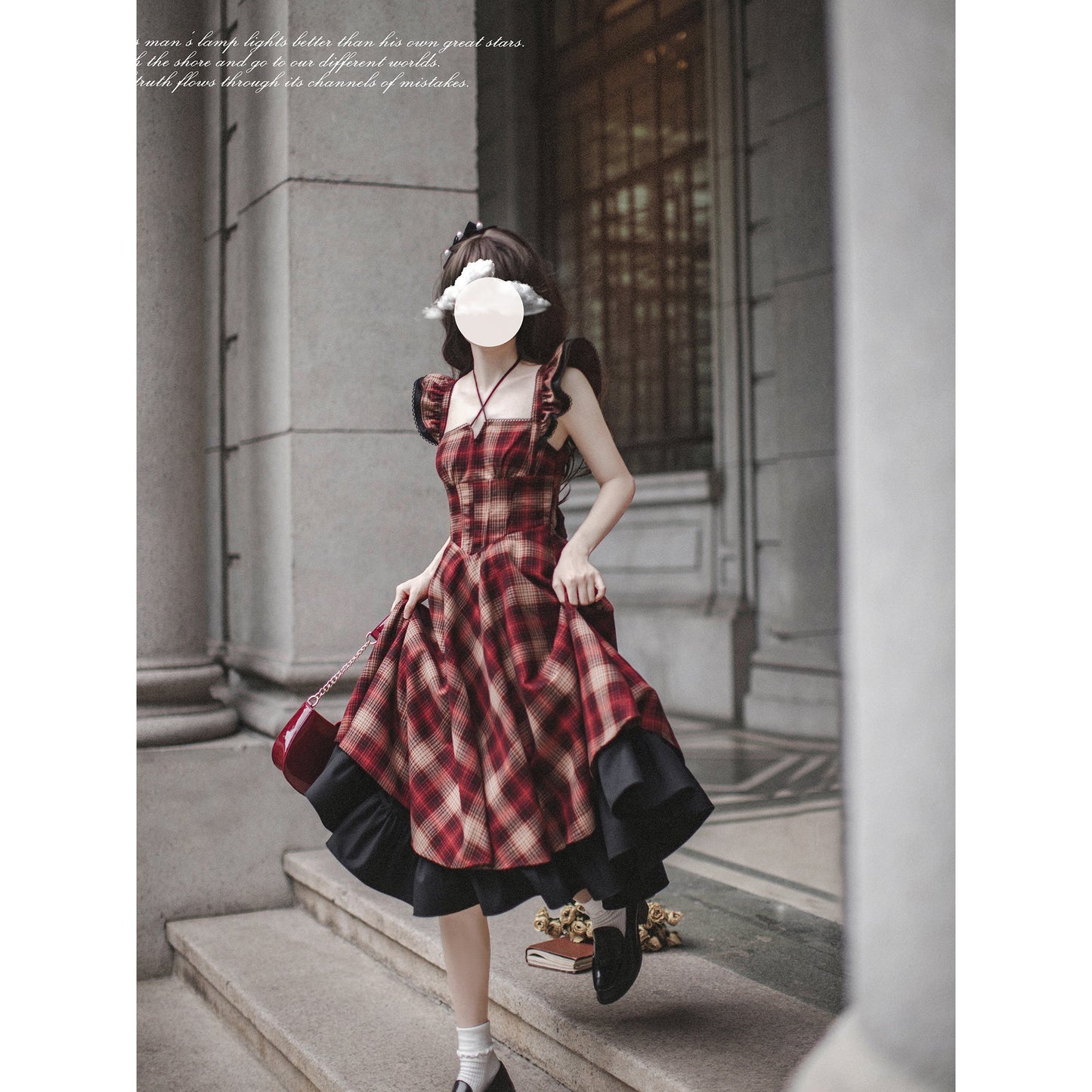 深紅格子柄のクラシカルジャンパースカートとプリーツブラウス