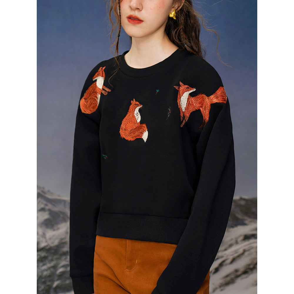 赤狐と松の梢の刺繍ニットセーター