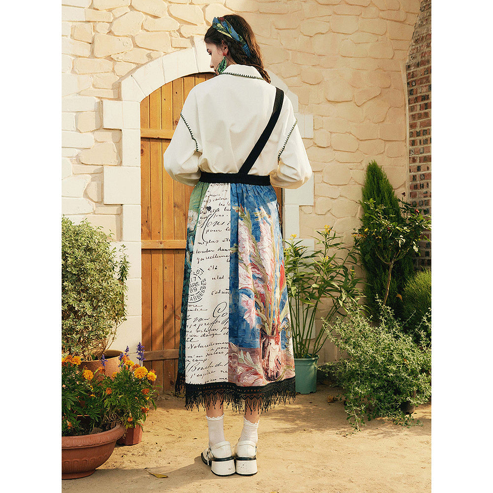 グラジオラスのある花瓶と野薔薇のストラップスカート