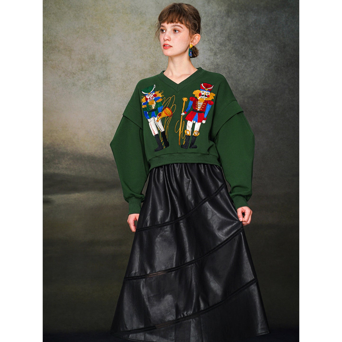 童話少女のフレアレザースカート