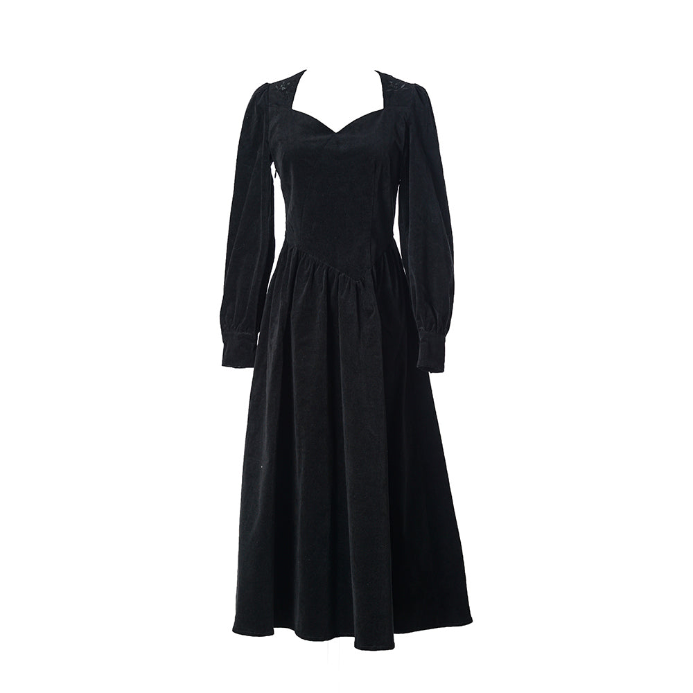 漆黒の花柄刺繍ロングワンピース