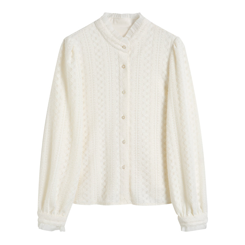 幾何学編みの刺繍ニットブラウス