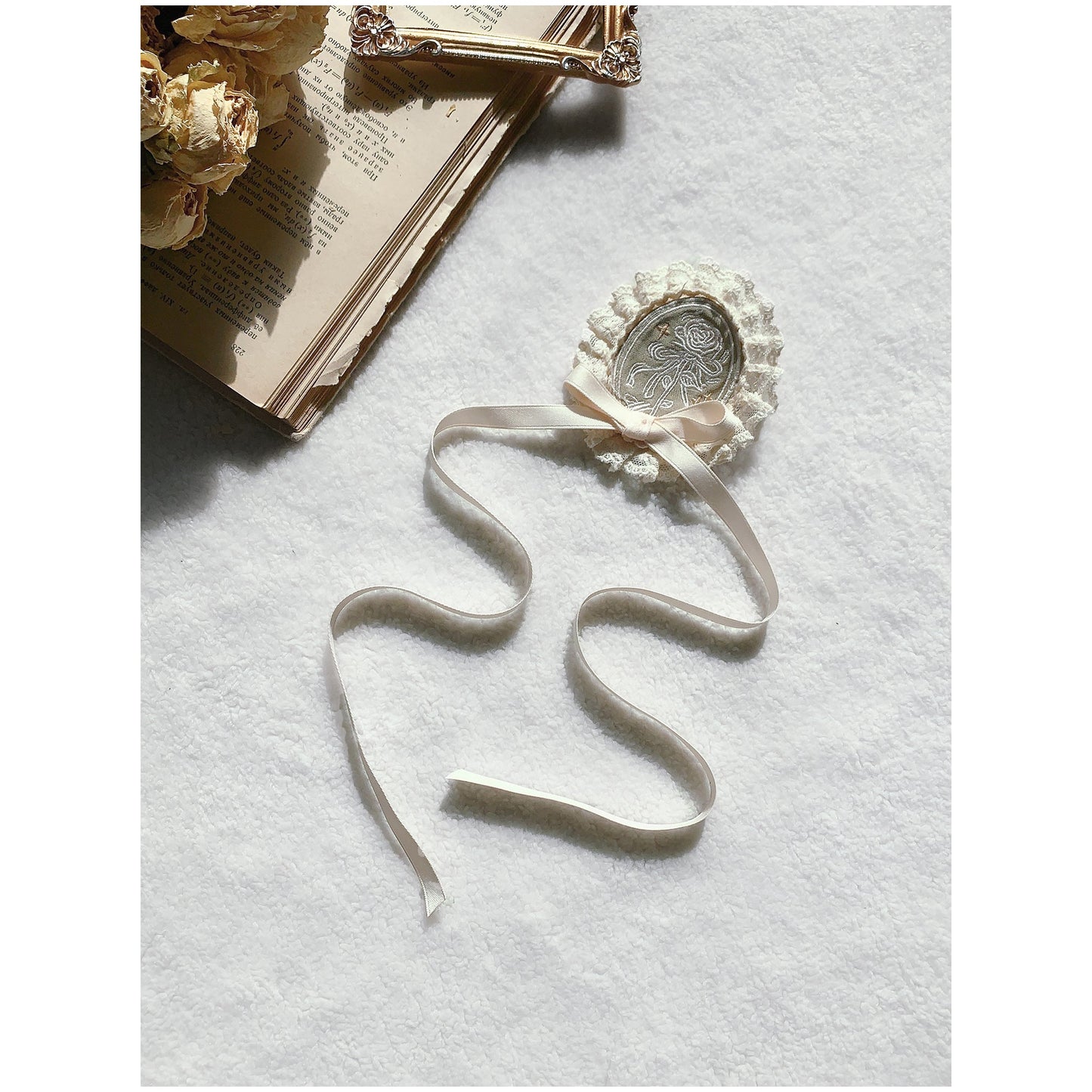 協奏曲を奏でるお嬢様のジャンパースカートとブラウス