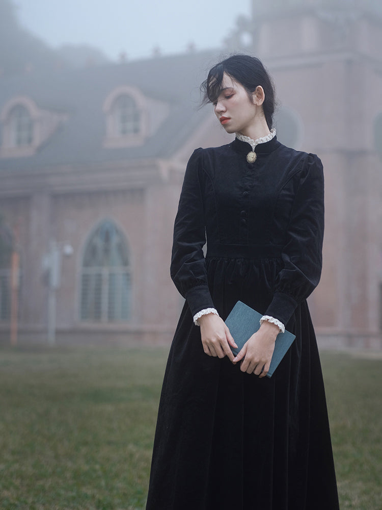 漆黒のお嬢様コーデュロイワンピース