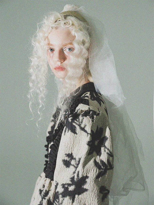 黒琥珀の花模様ジャガードワンピース