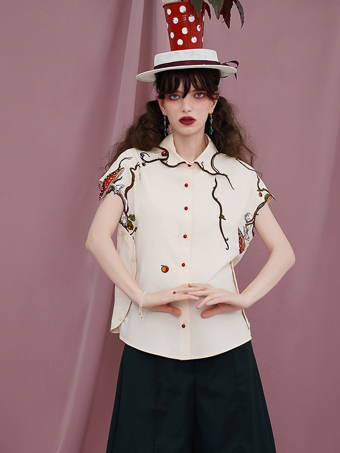 森のきのこの刺繍フレンチスリーブブラウス