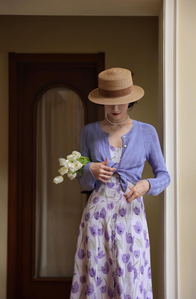 薄紫の花模様レトロワンピース