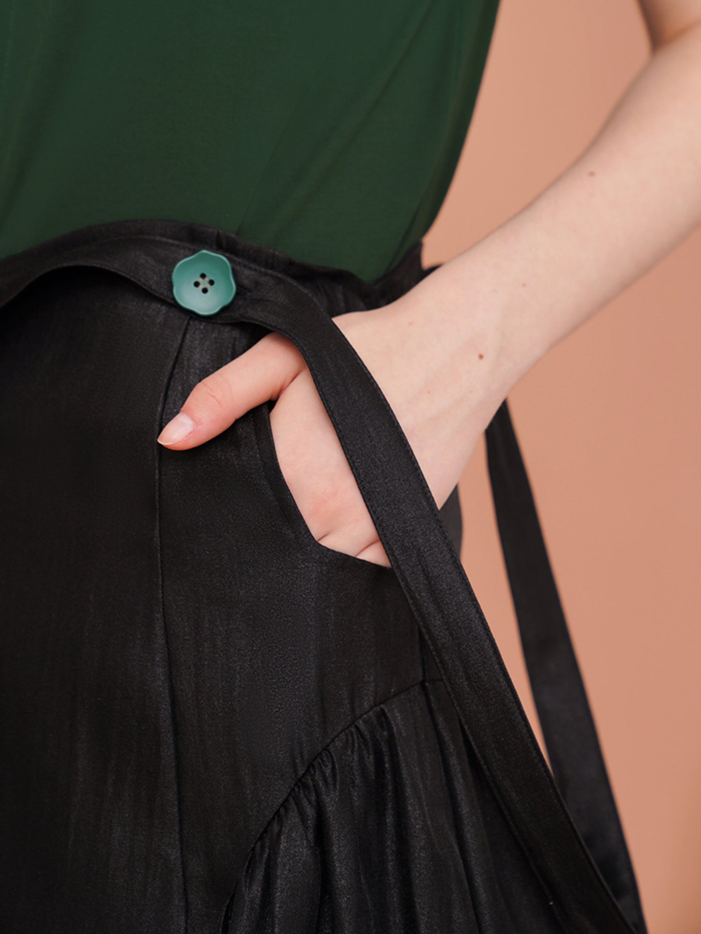 童話少女のハイウエストストラップスカート