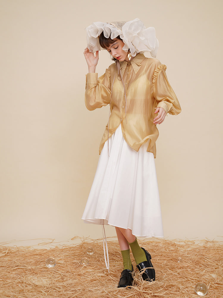 南仏の少女のハイウエストスカート