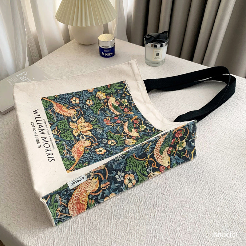 Strawberry Thiefトートバッグ