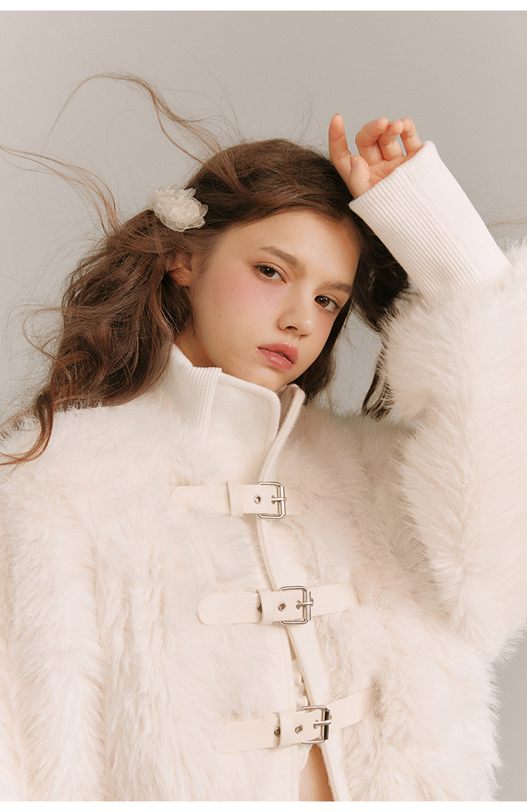 清純なお嬢様のファージャケット