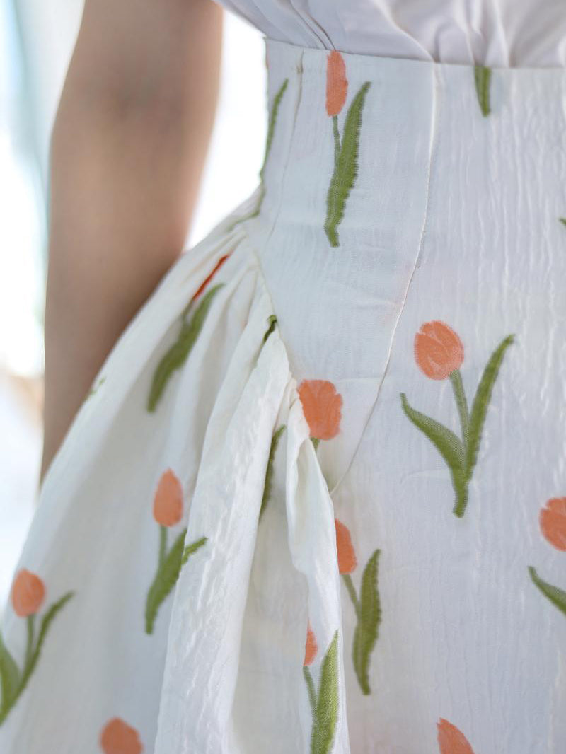 橙色の花柄ハイウエストスカート