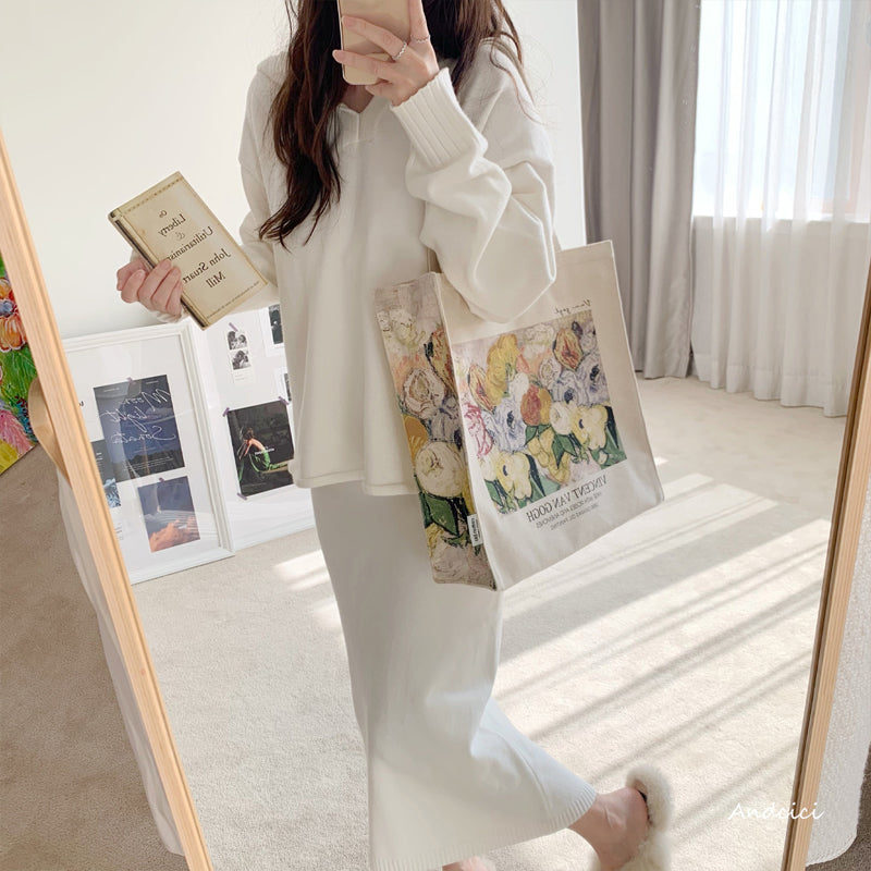 Japanese Vase with Roses and Anemonesトートバッグ