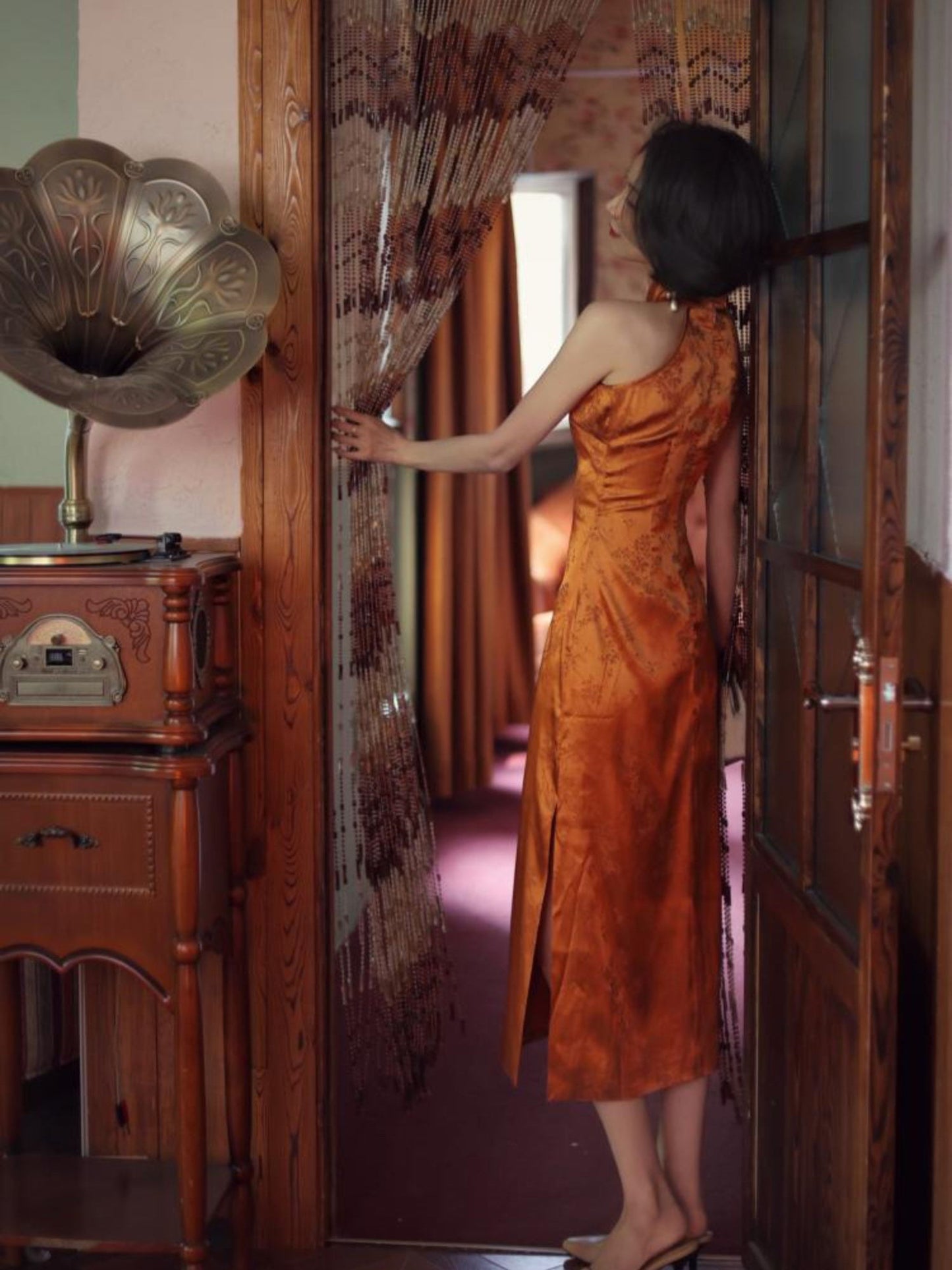 黄櫨染の花模様レトロチャイナワンピース