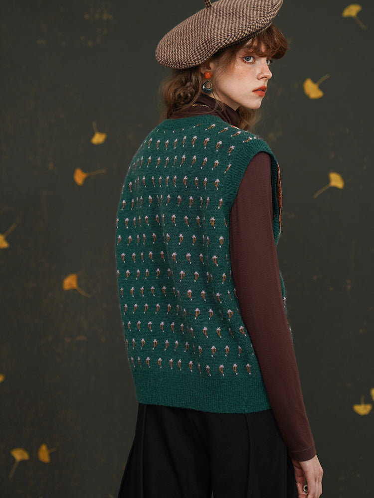 赤狐の刺繍ニットベスト