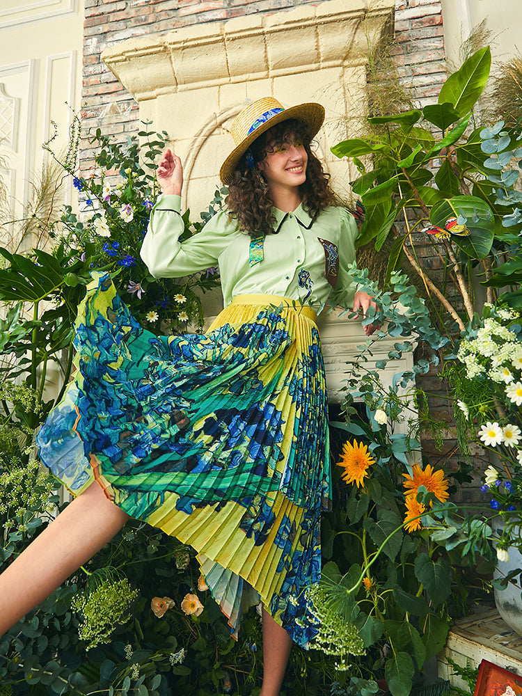 アイリスの刺繍と絵札ブラウス