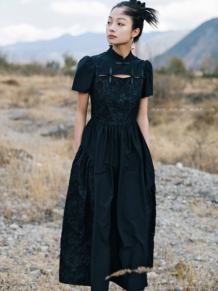 濡羽色の花びら刺繍チャイナワンピース