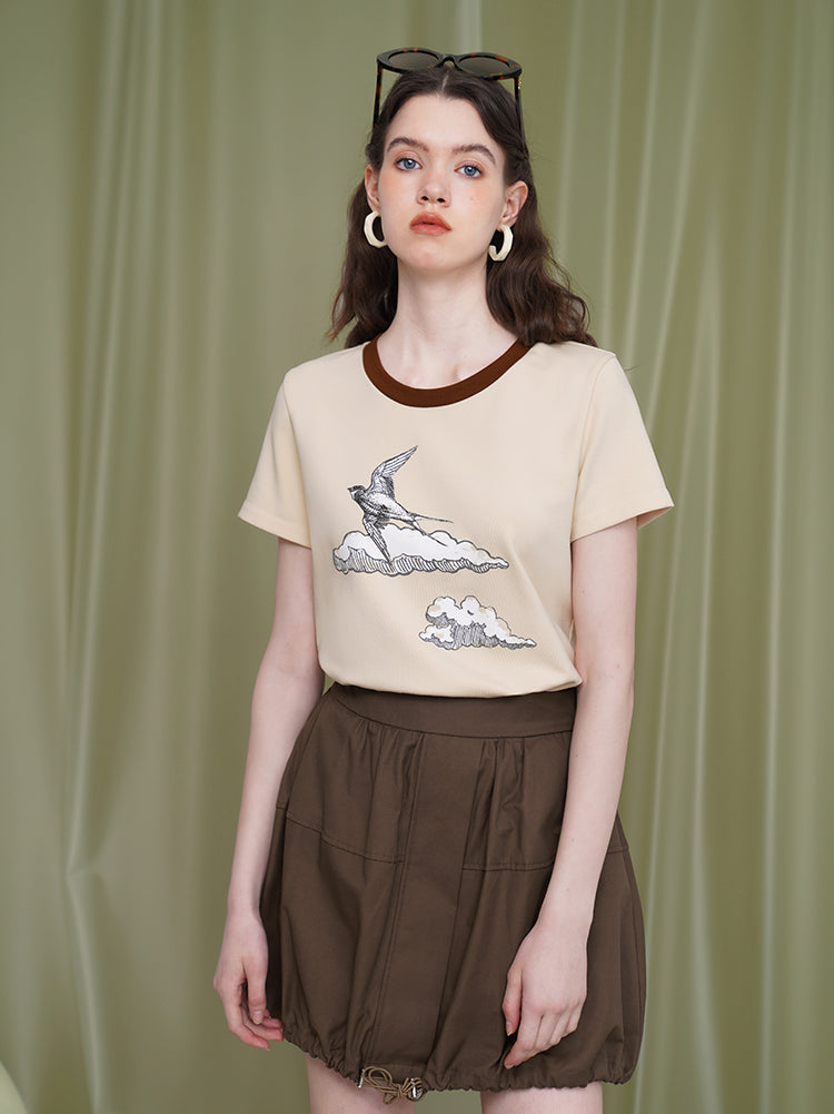 空の燕の鉛筆画Tシャツ