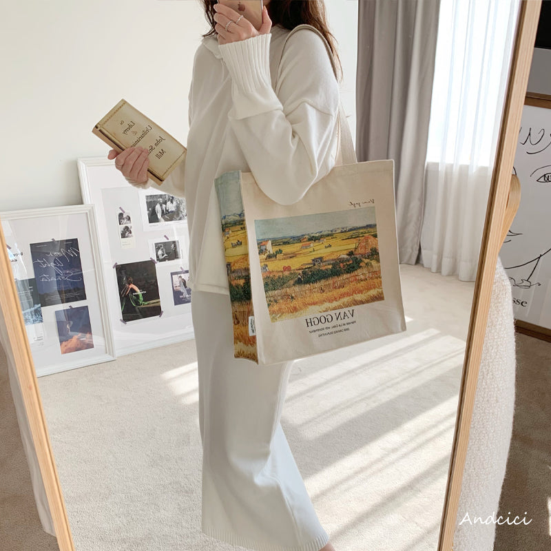 Harvest at La Crau, with Montmajour in the Backgroundトートバッグ