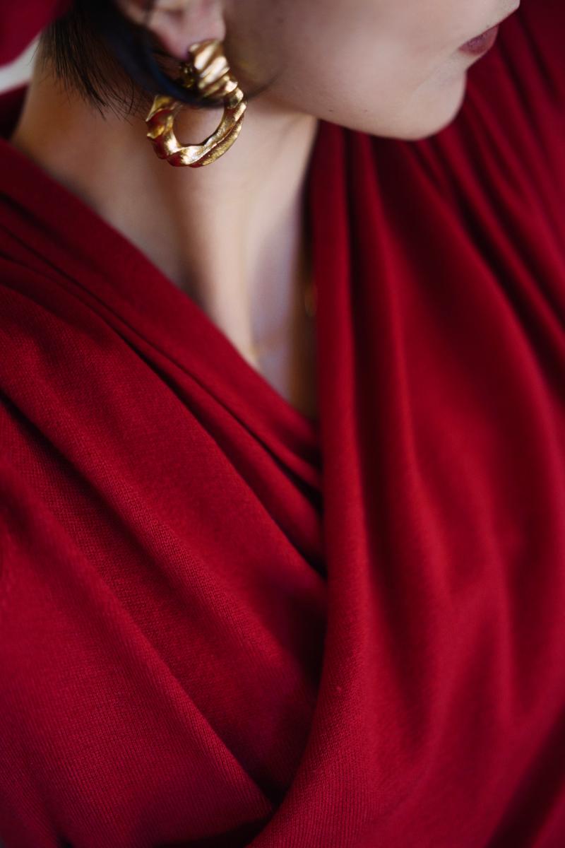 深紅の貴婦人ニットセーター