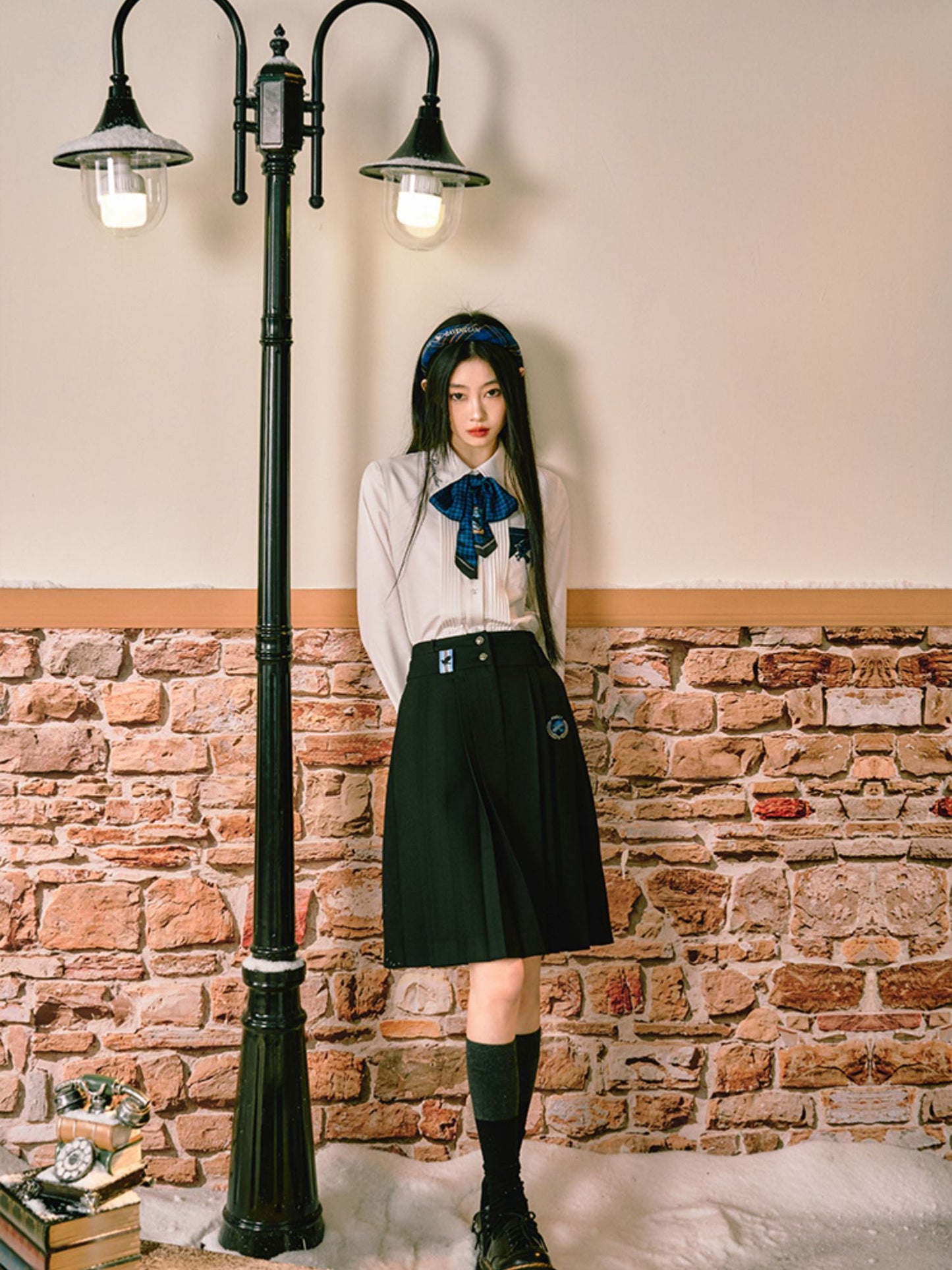 魔法学校の刺繍プリーツブラウス