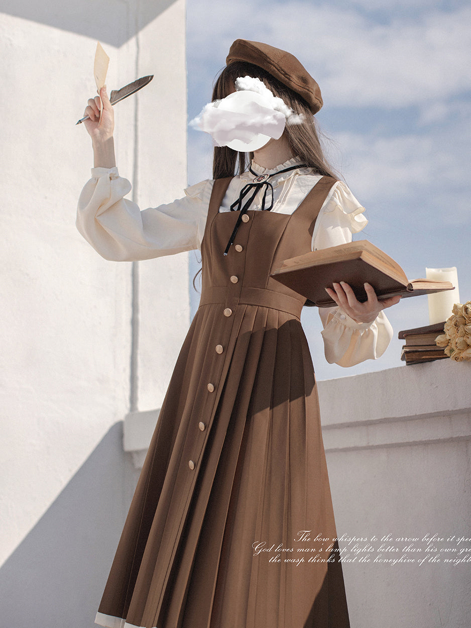 英国少女の文学ジャンパースカートとショートジャケットとブラウス