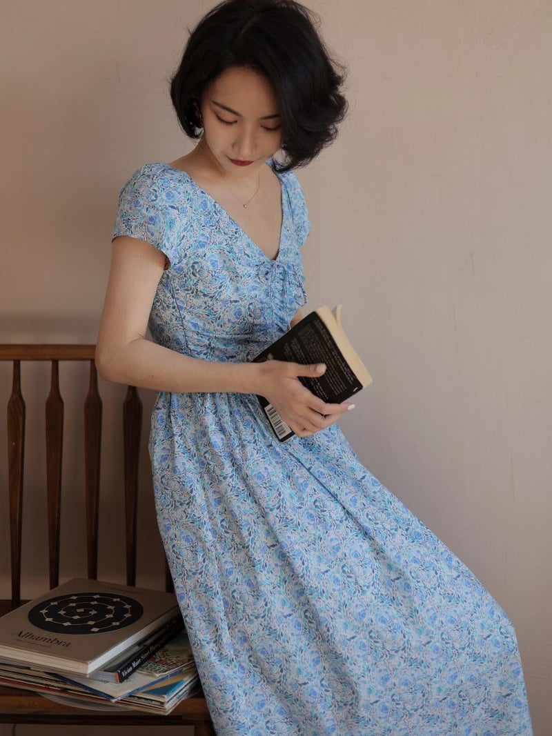 薄花色の花群集レトロワンピース