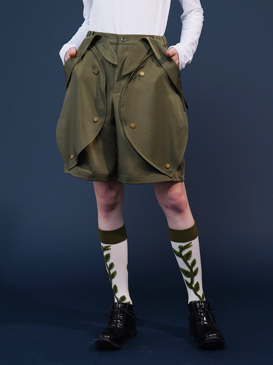 英国少女のストラップハーフワークパンツ