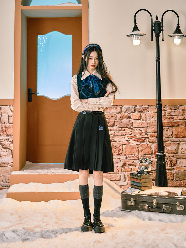 魔法学校の格子縞ニットベスト