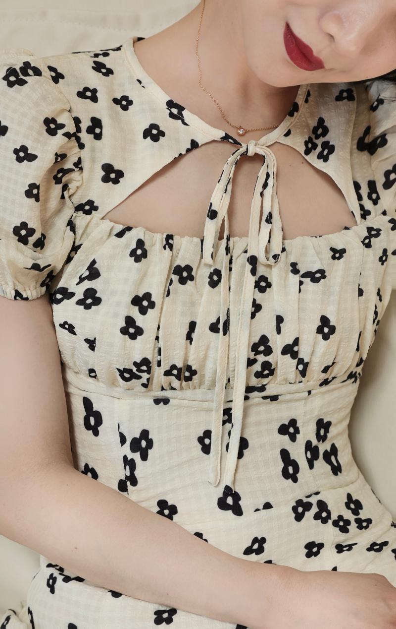 黒影の花模様フレンチレトロワンピース