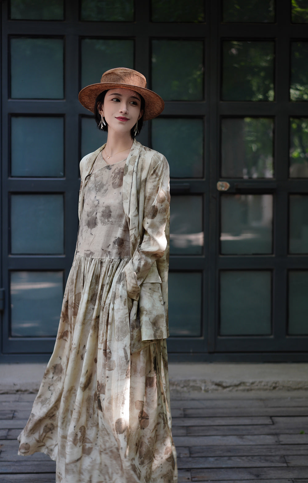 水墨画の植物柄ロングジャケット