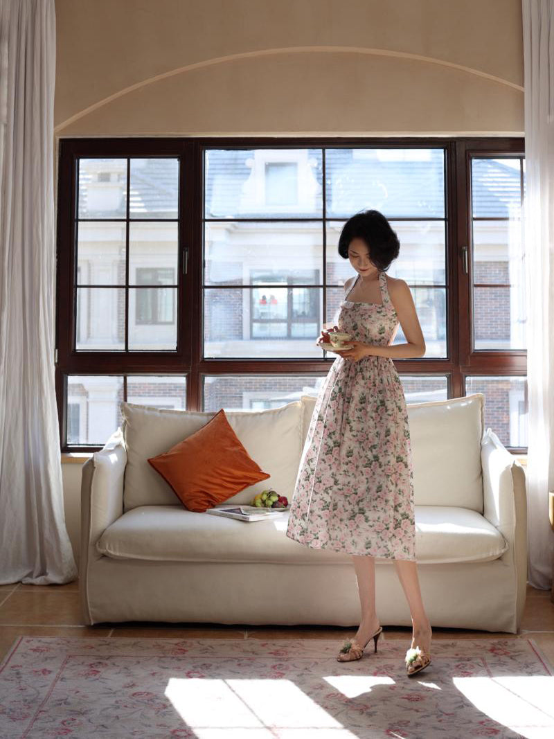 桃色の薔薇の花群集レトロワンピース