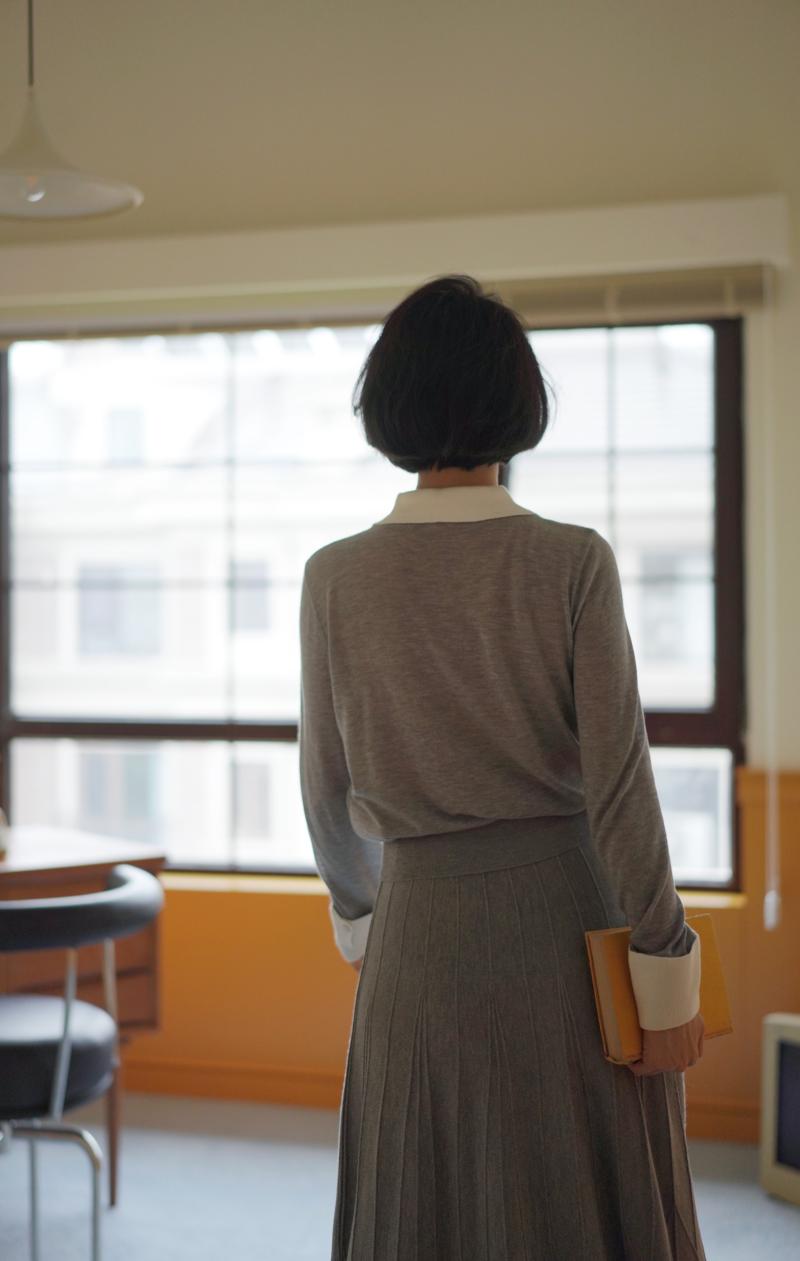 白茶の夫人ニットカーディガントップス