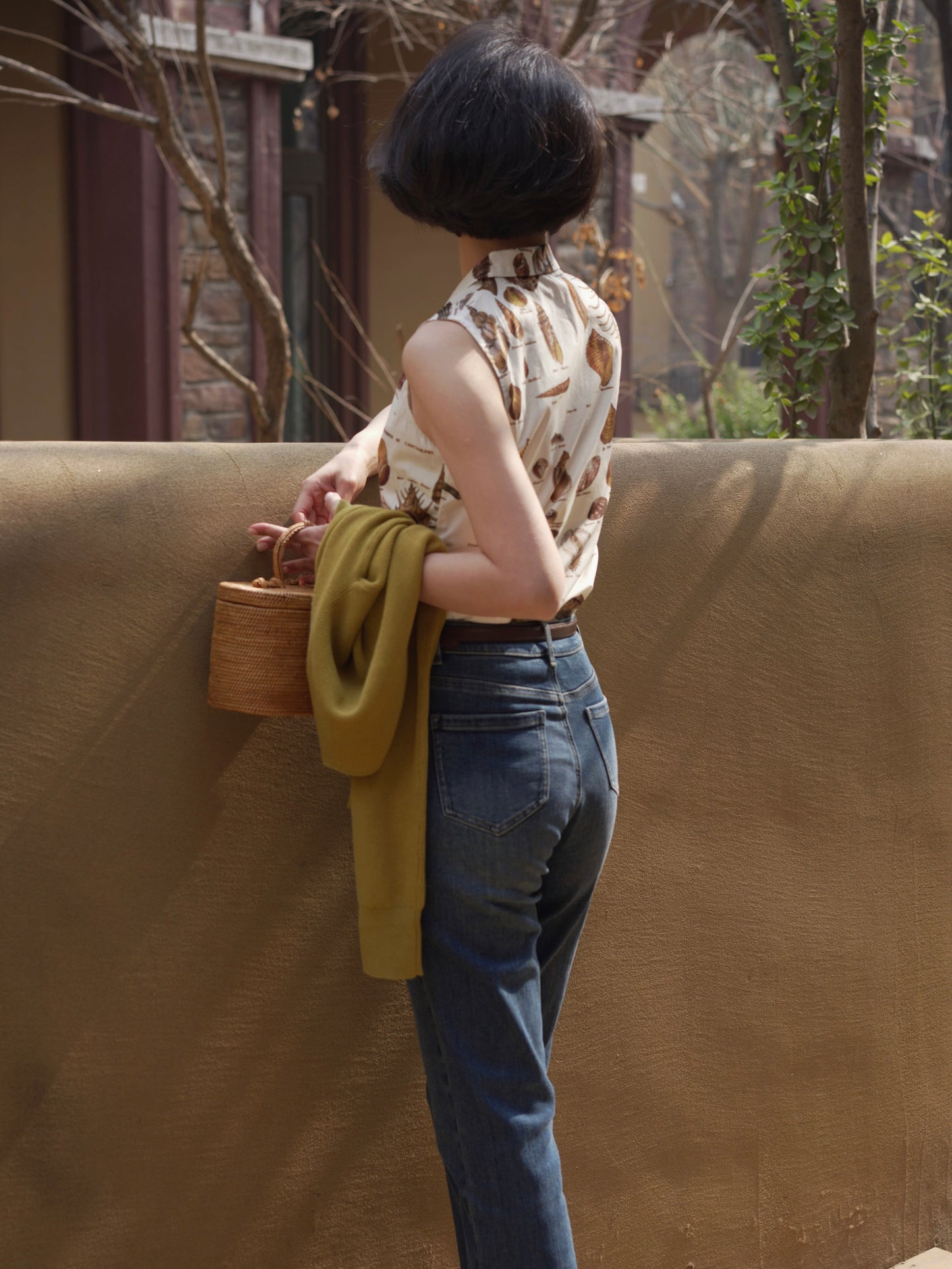 貝図鑑のレトロブラウス