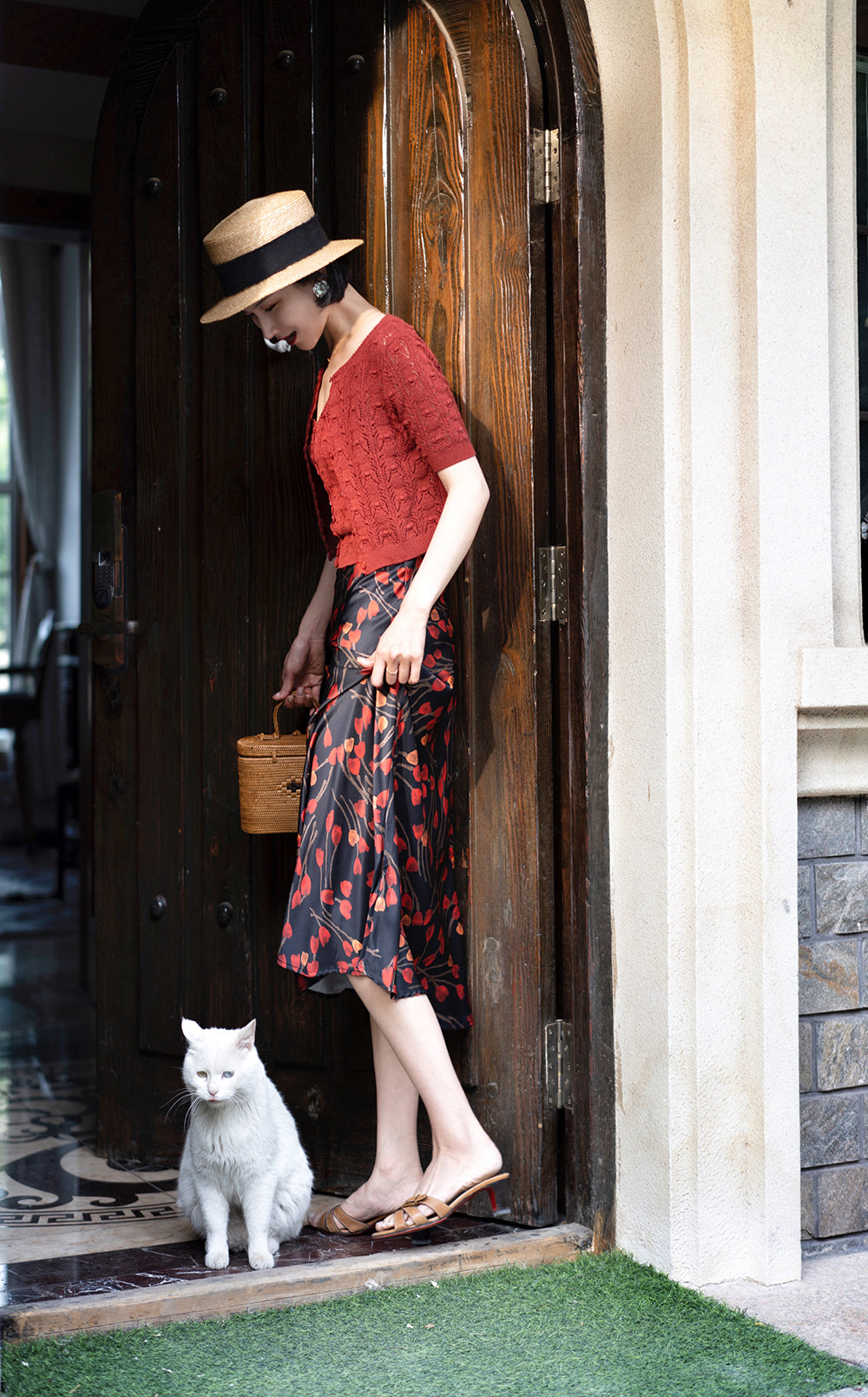 手編みの刺繍ニットキャミソール