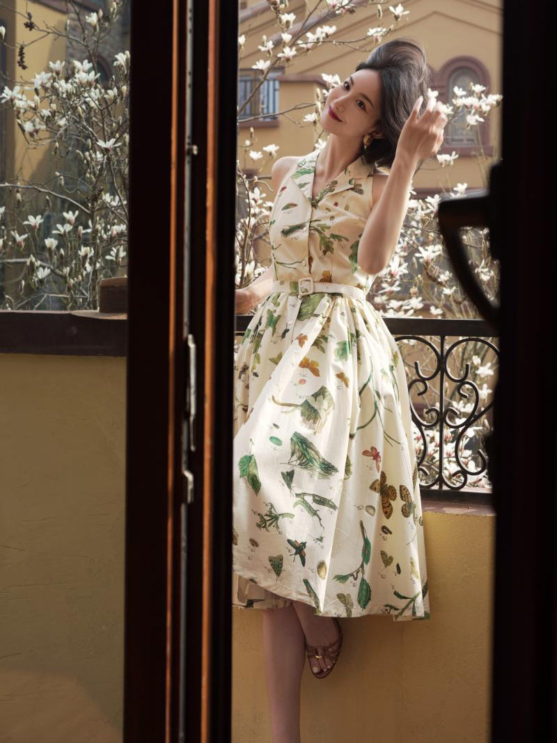 昆虫図鑑のレトロワンピース