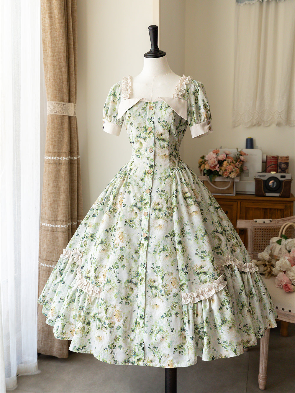 翠緑の花の水彩画クラシカルワンピース