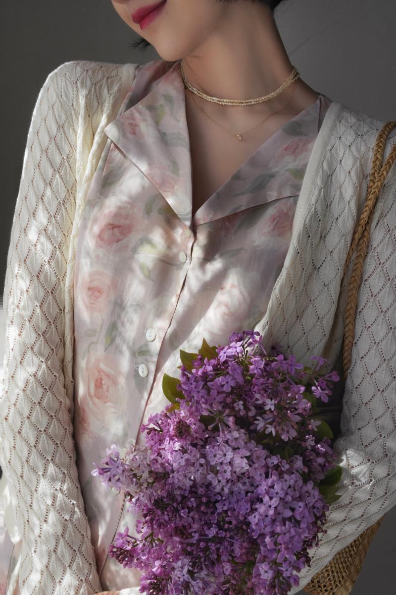 薄紅の薔薇柄クラシカルワンピース