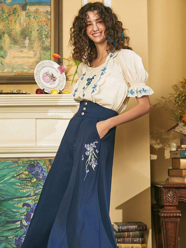 アイリスの花の刺繍ブラウス