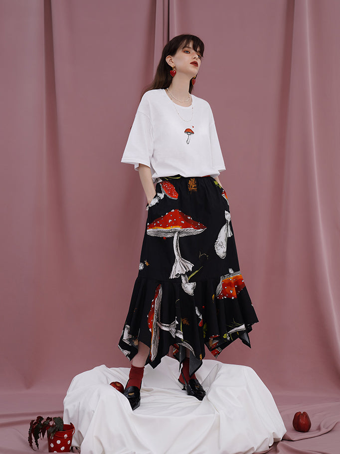 森のきのこのホワイトTシャツ