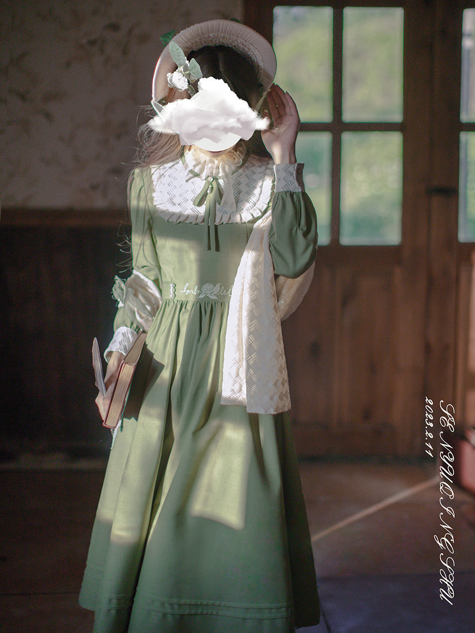 薄緑のお嬢様の文学ワンピースとショール