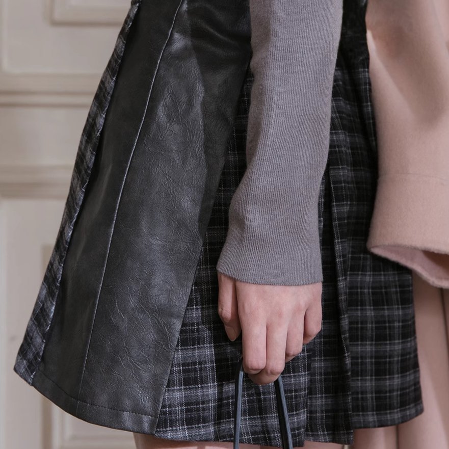 Rubber Gray Plaid, Frosted Mocha Pleated Short Skirt