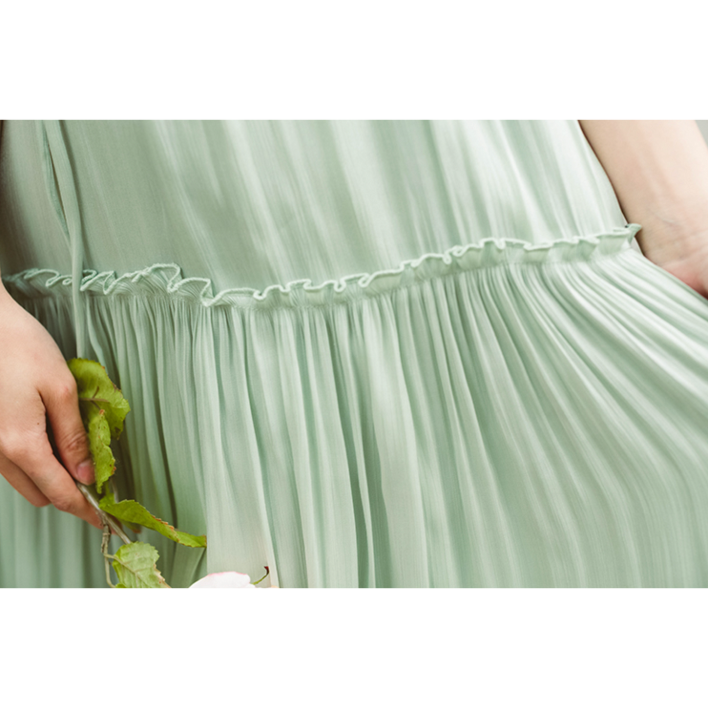 森の朝もや色ドレープワンピース