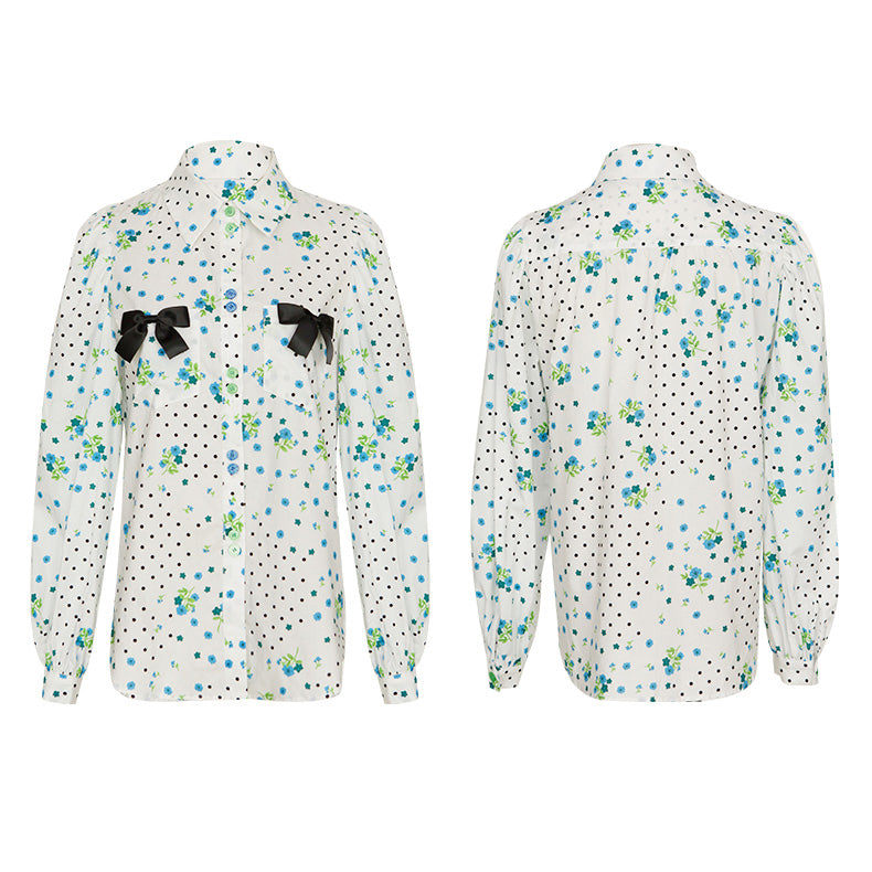 紺碧の花と水玉リボンブラウス