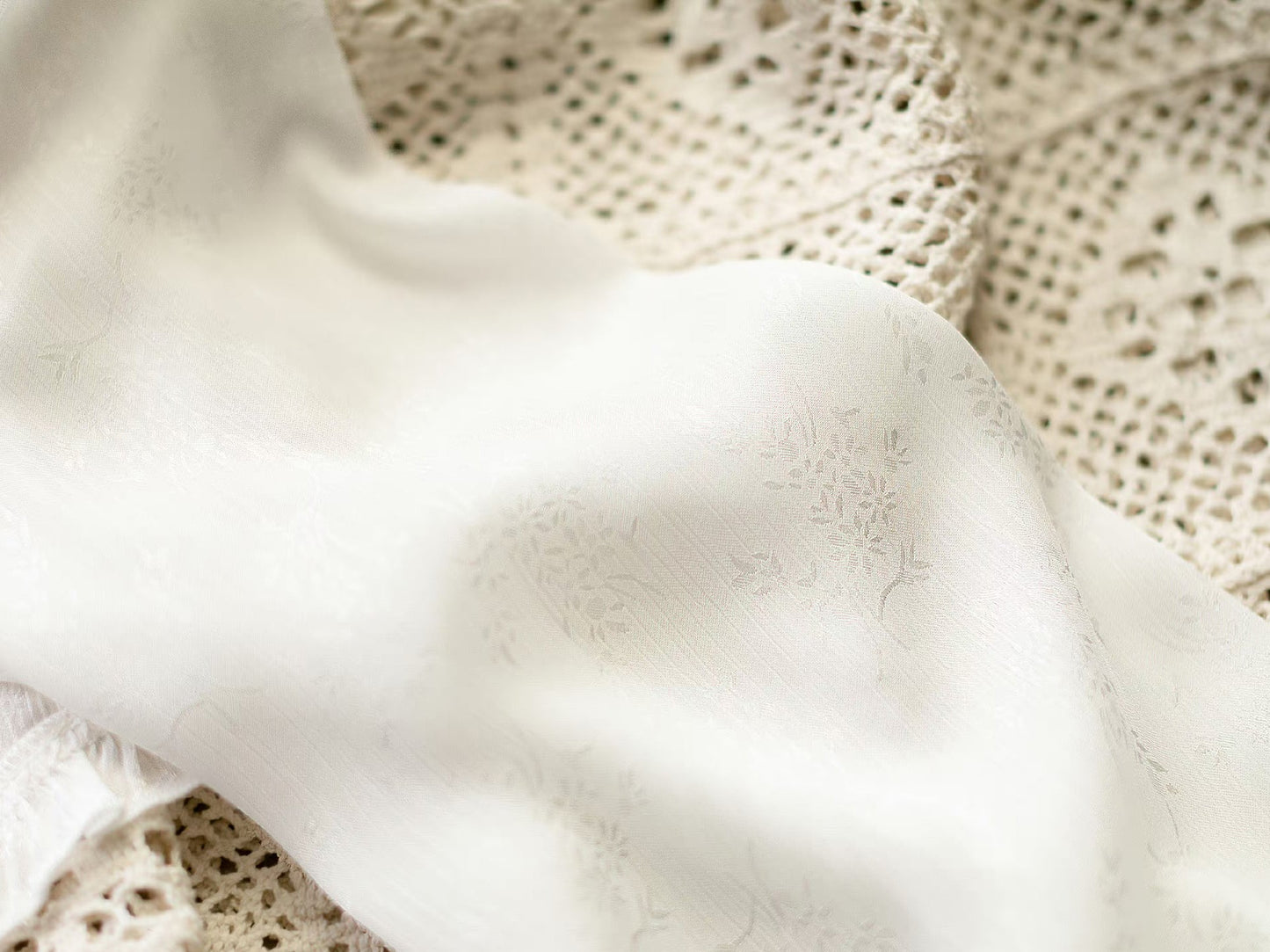 牡丹と紫陽花の水彩画ワンピースとボレロカーディガン